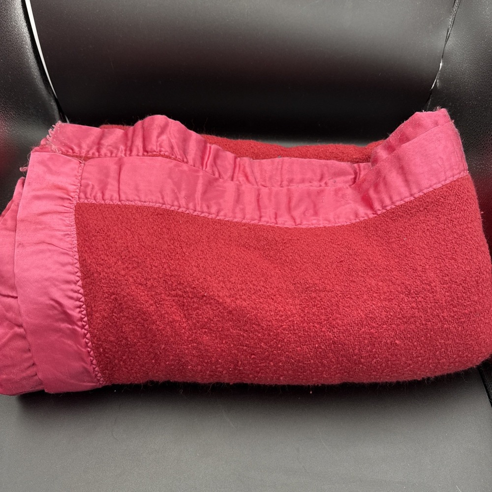 VTG Red Acrylic 88 X 99" Blanket With Satin Trim Full/queen Size FLAW